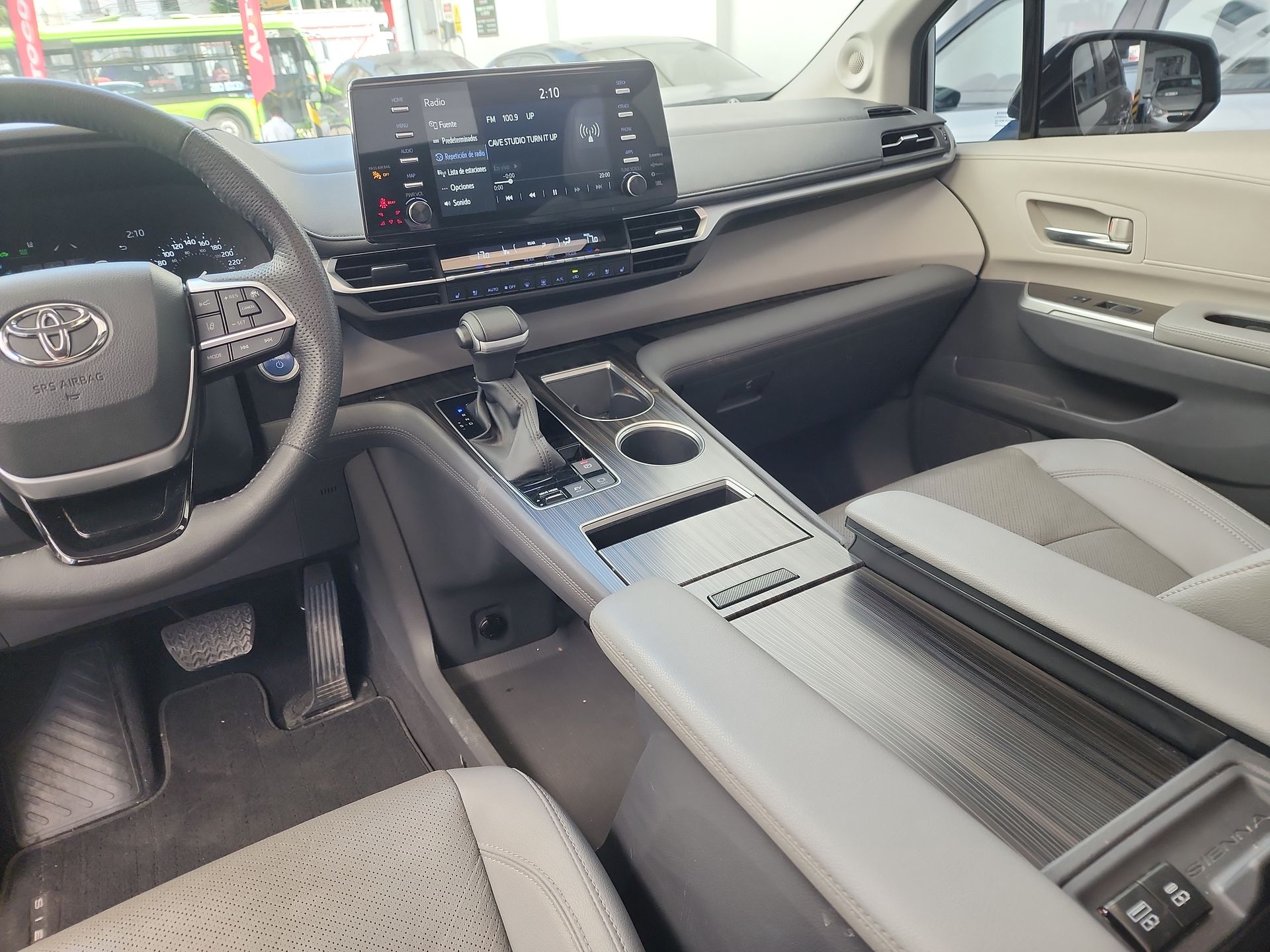 2023 Toyota SIENNA LIMITED