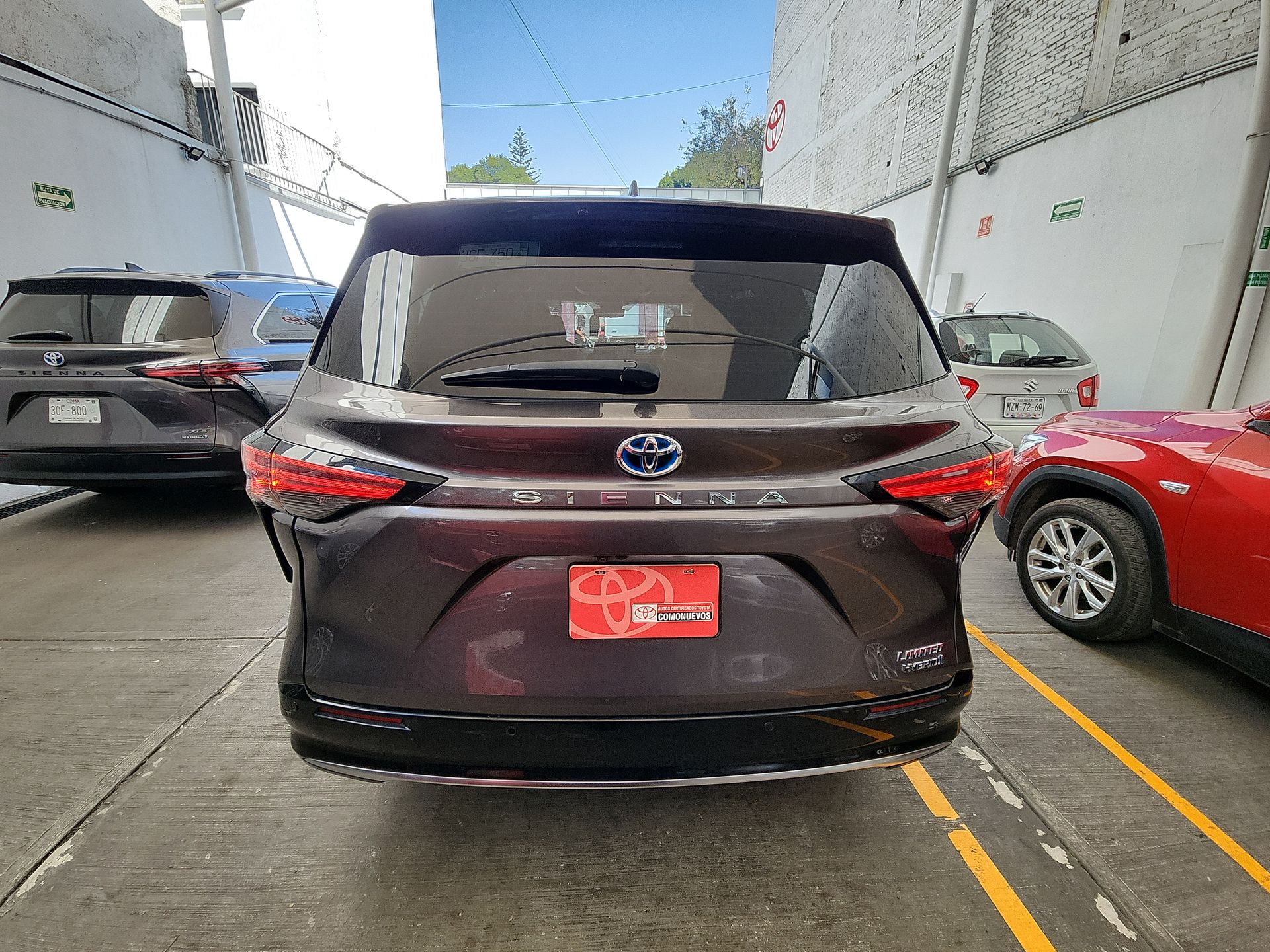 2023 Toyota SIENNA LIMITED