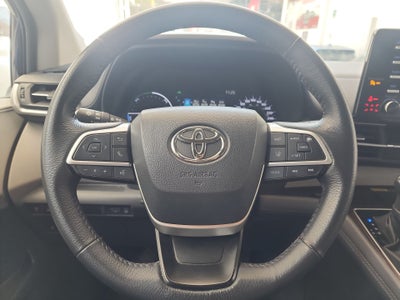 2024 Toyota SIENNA XLE