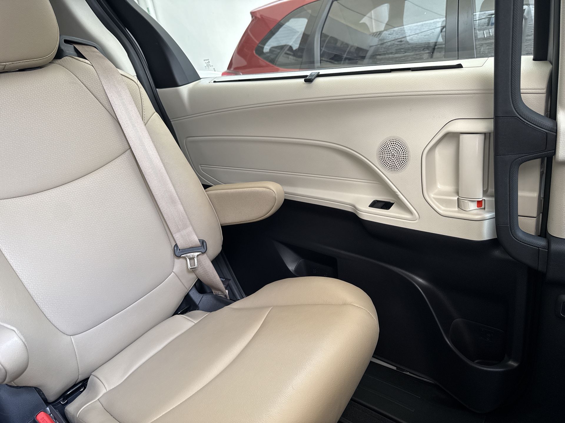 2023 Toyota SIENNA XLE PIEL