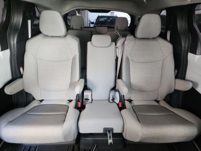 2025 Toyota SIENNA LE HEV