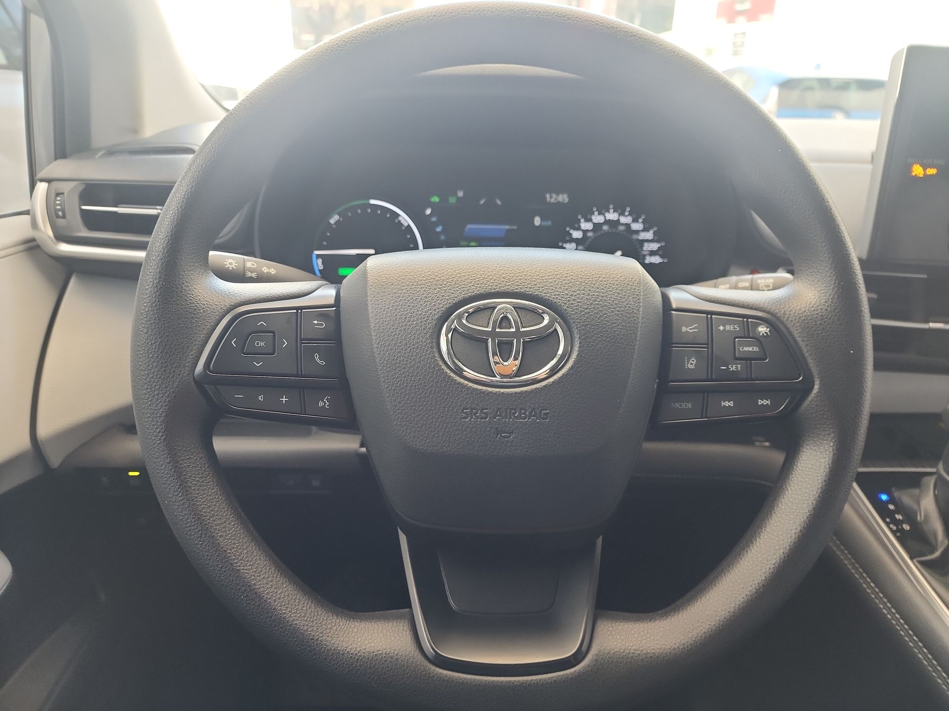 2025 Toyota SIENNA LE HEV