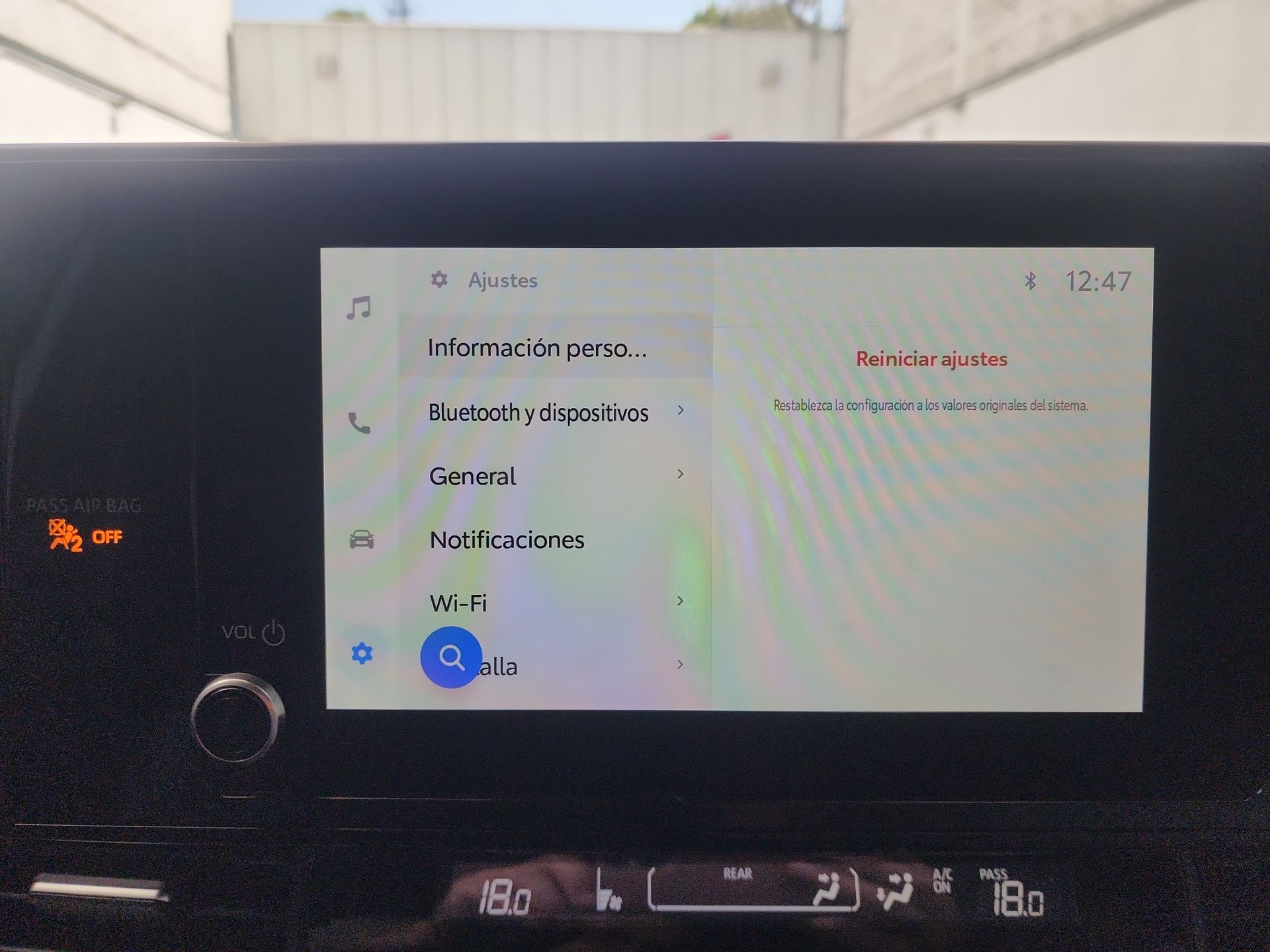 2025 Toyota SIENNA LE HEV