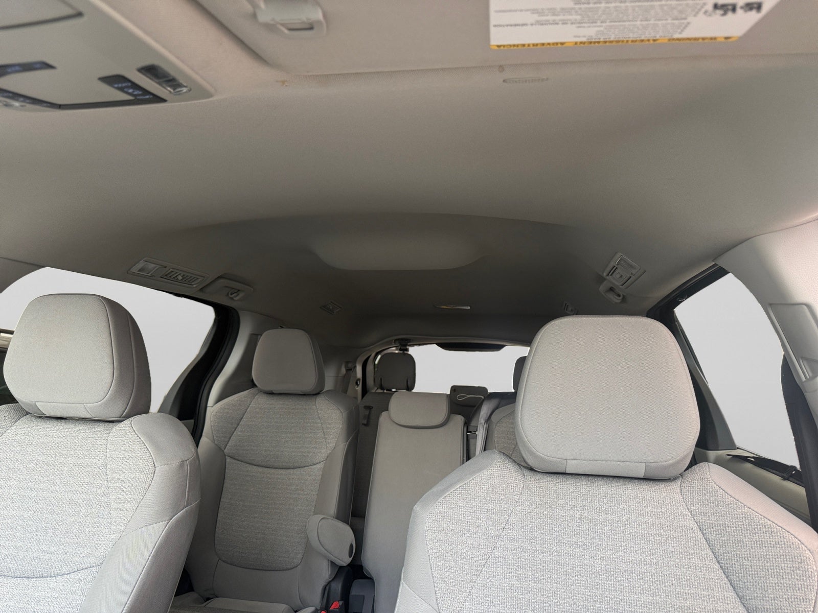 2022 Toyota SIENNA LE