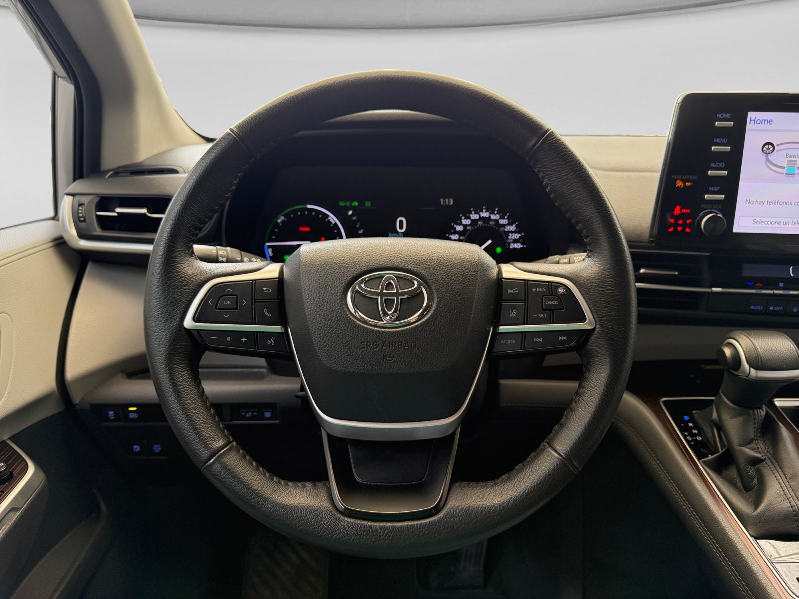 2022 Toyota SIENNA XLE