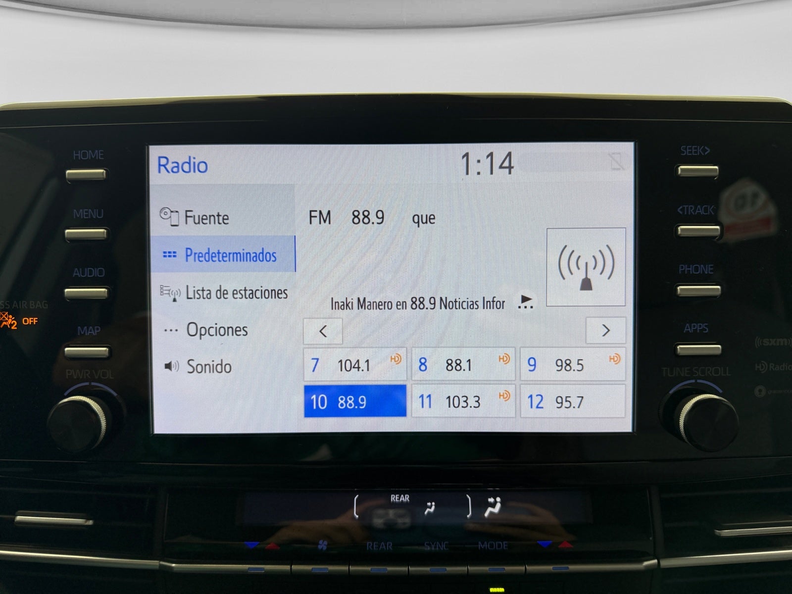 2022 Toyota SIENNA XLE