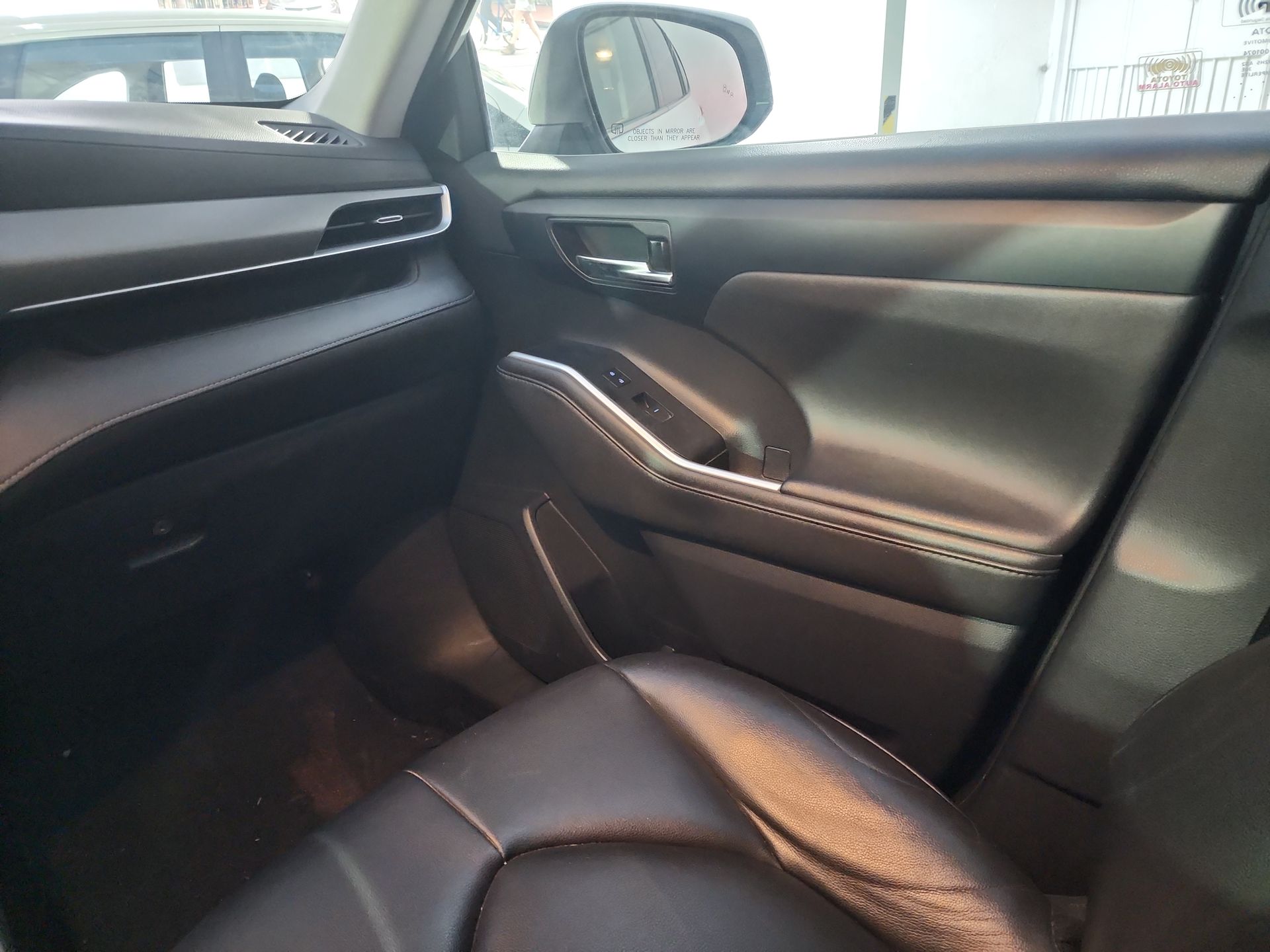 2020 Toyota HIGHLANDER XLE