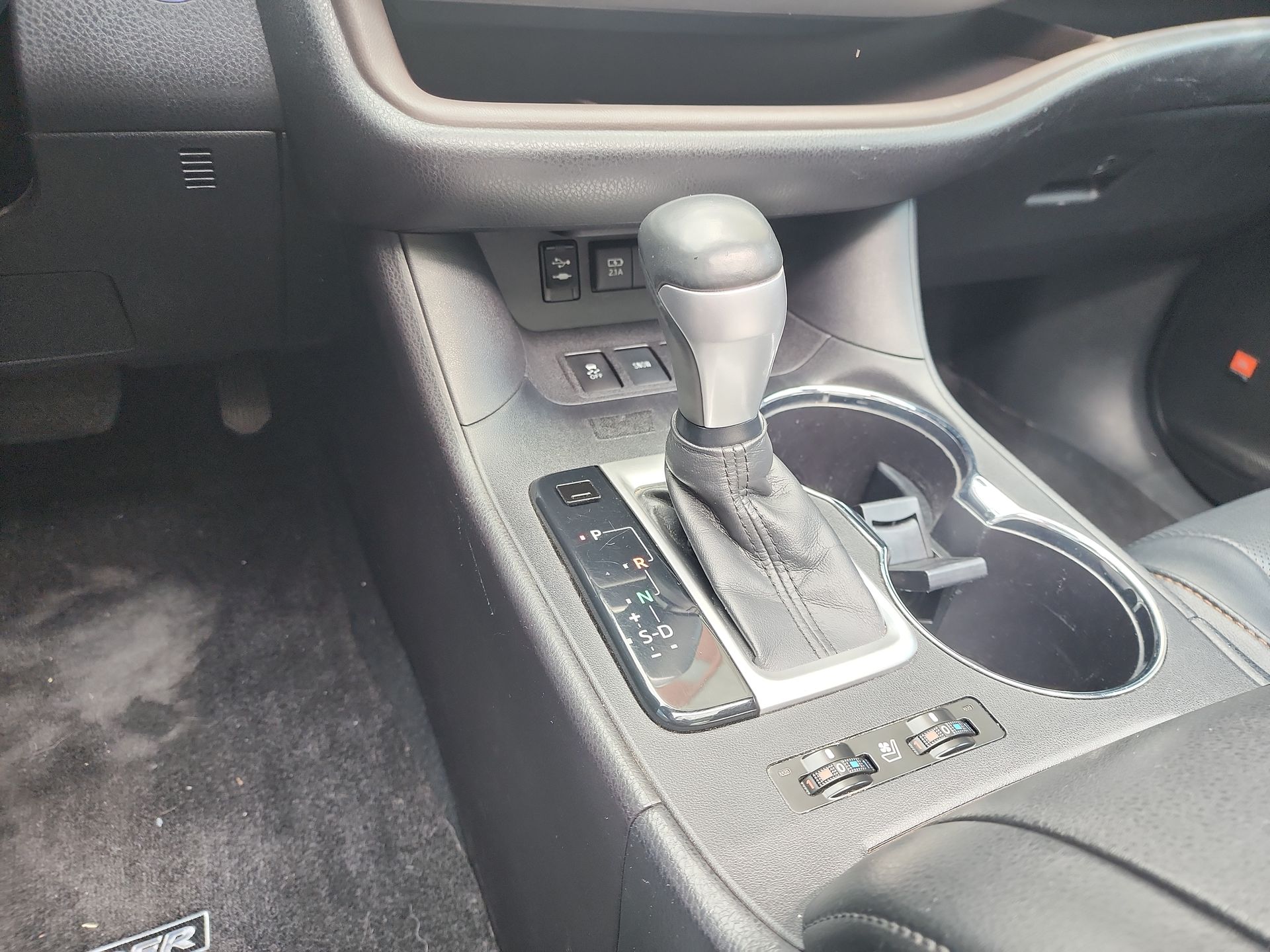 2018 Toyota HIGHLANDER 3.5 LIMITED PANORAMA ROOF AT