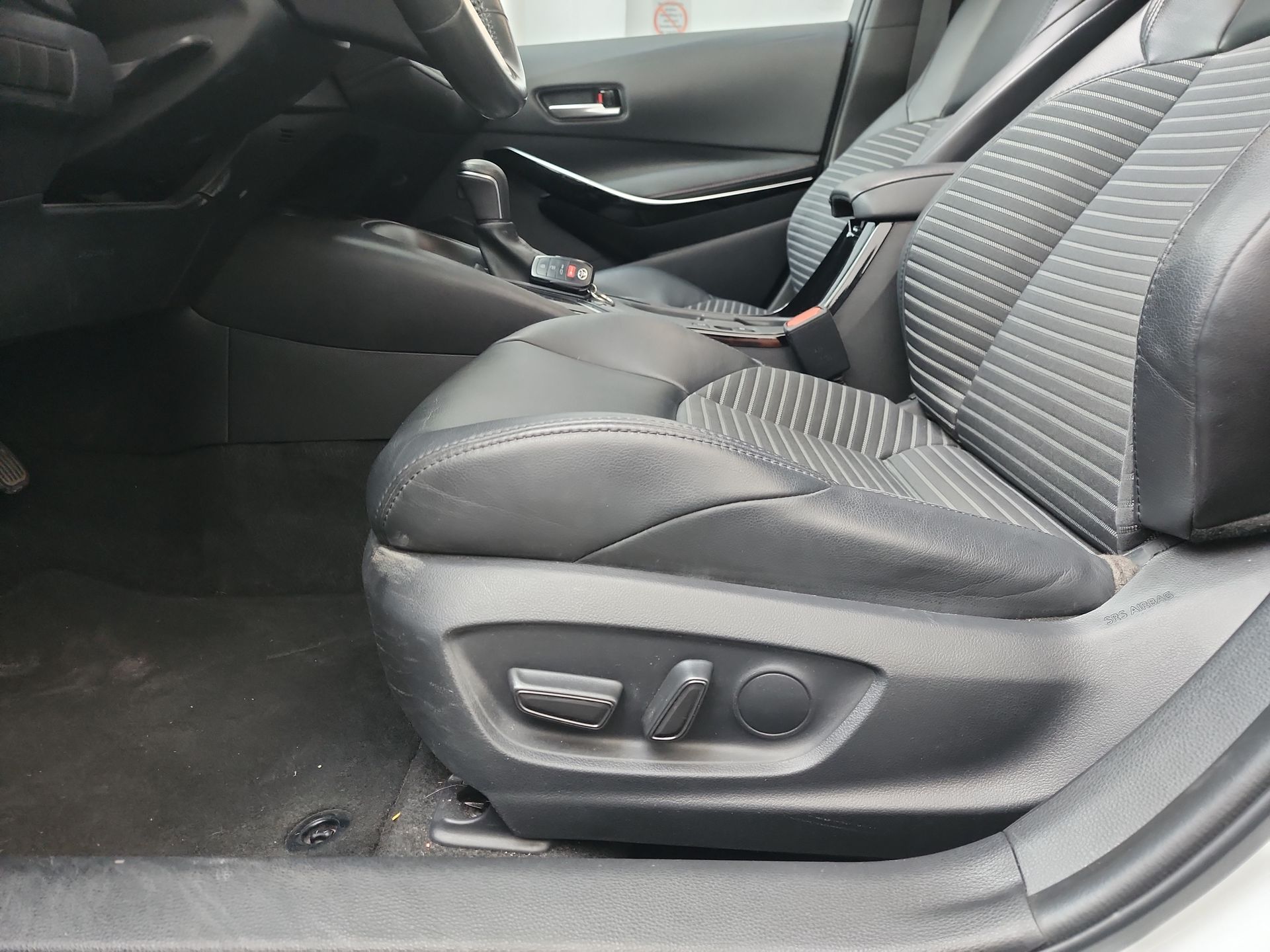 2023 Toyota COROLLA SE CVT