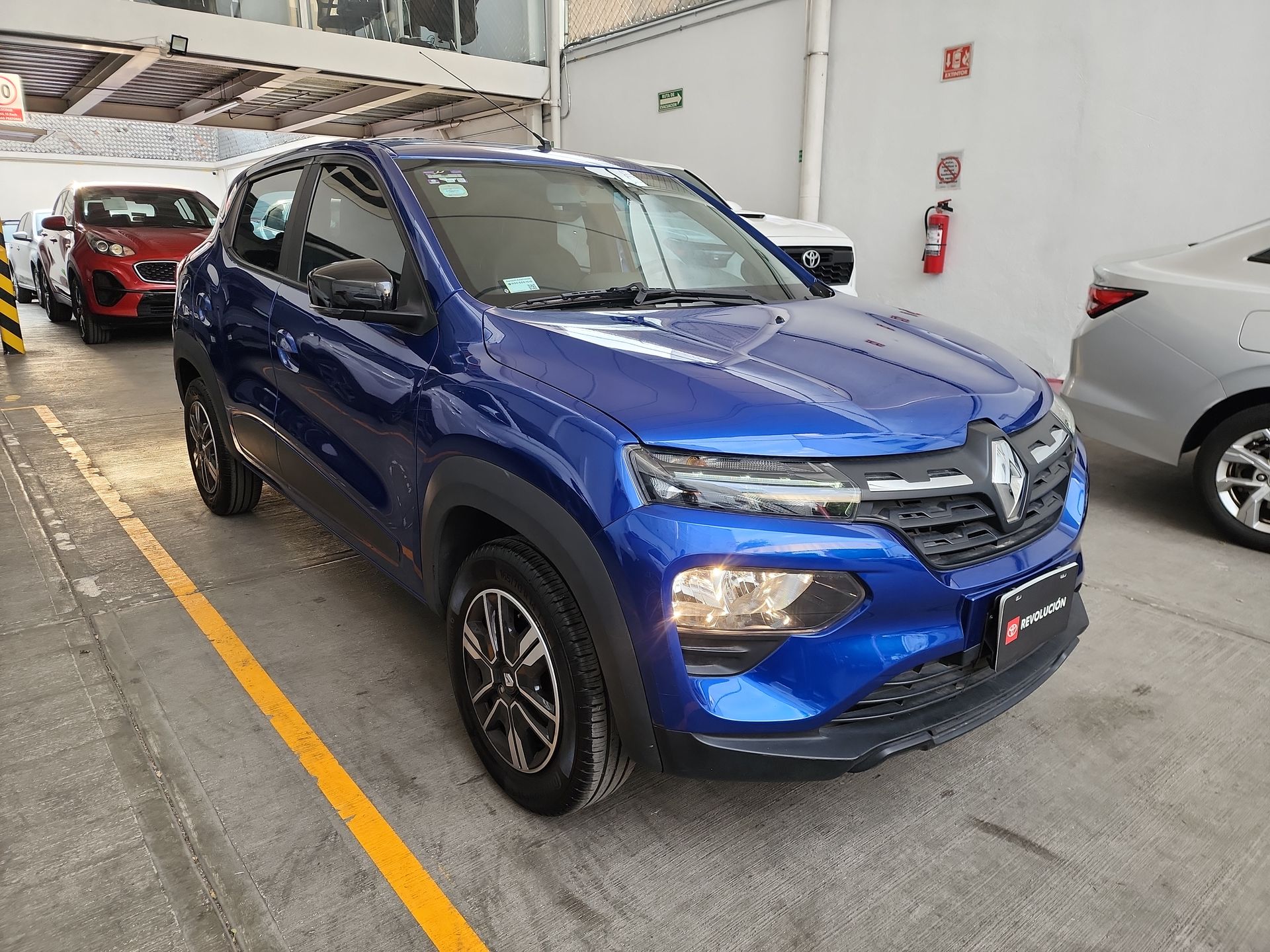 2025 RENAULT KWID ICONIC