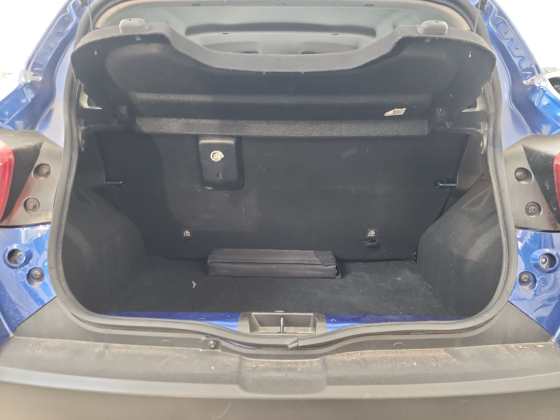 2025 RENAULT KWID ICONIC