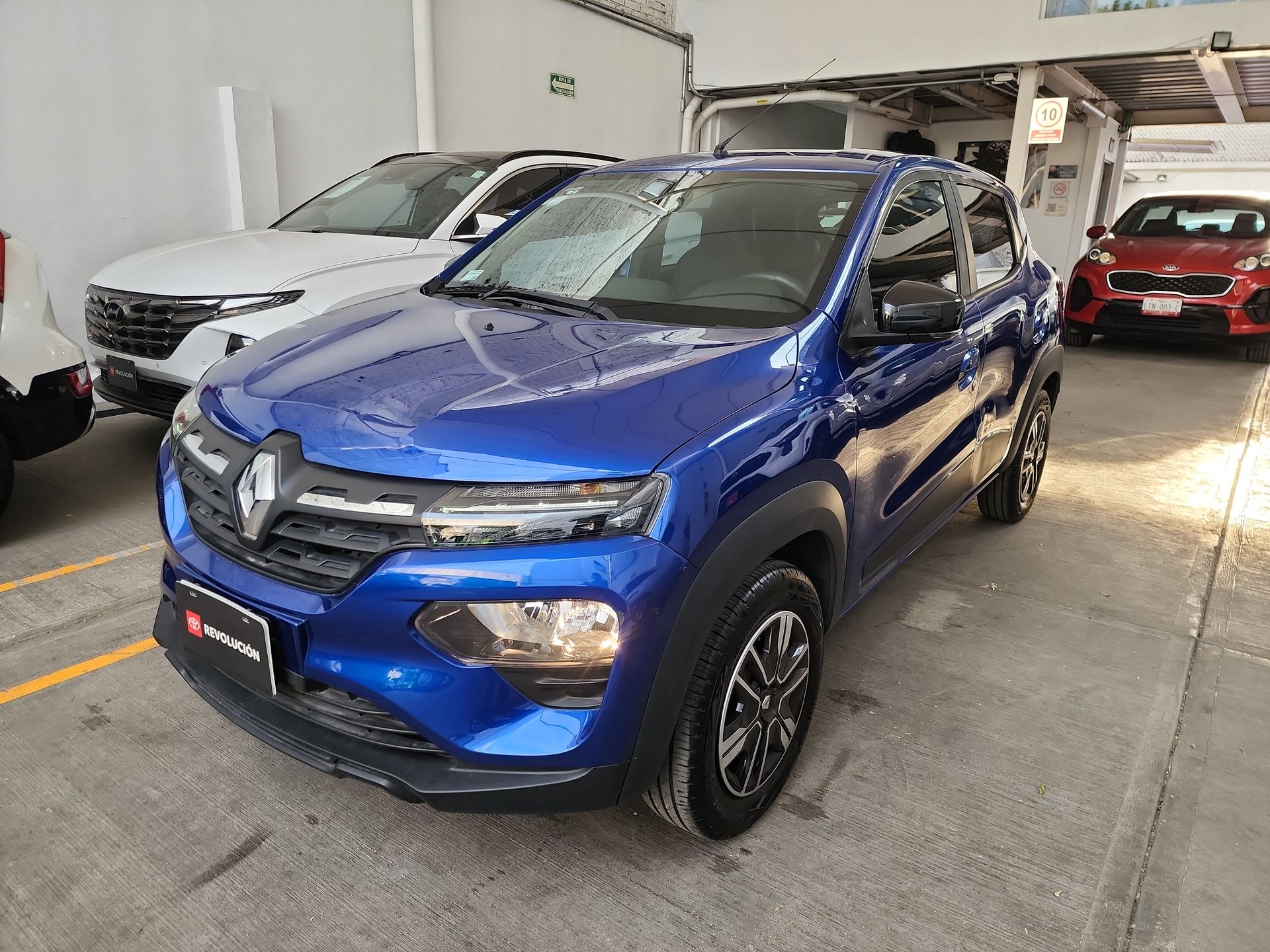 2025 RENAULT KWID ICONIC