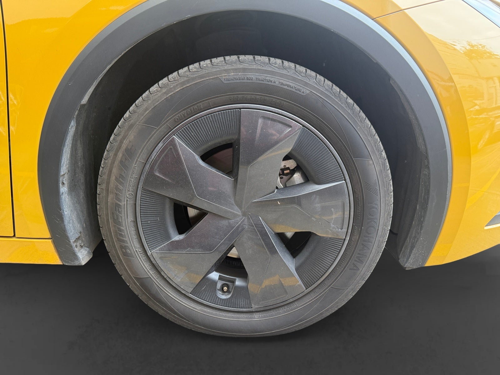 2026 Toyota PRIUS BASE