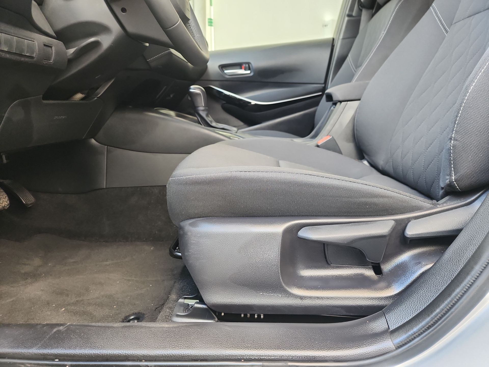 2025 Toyota COROLLA LE HEV
