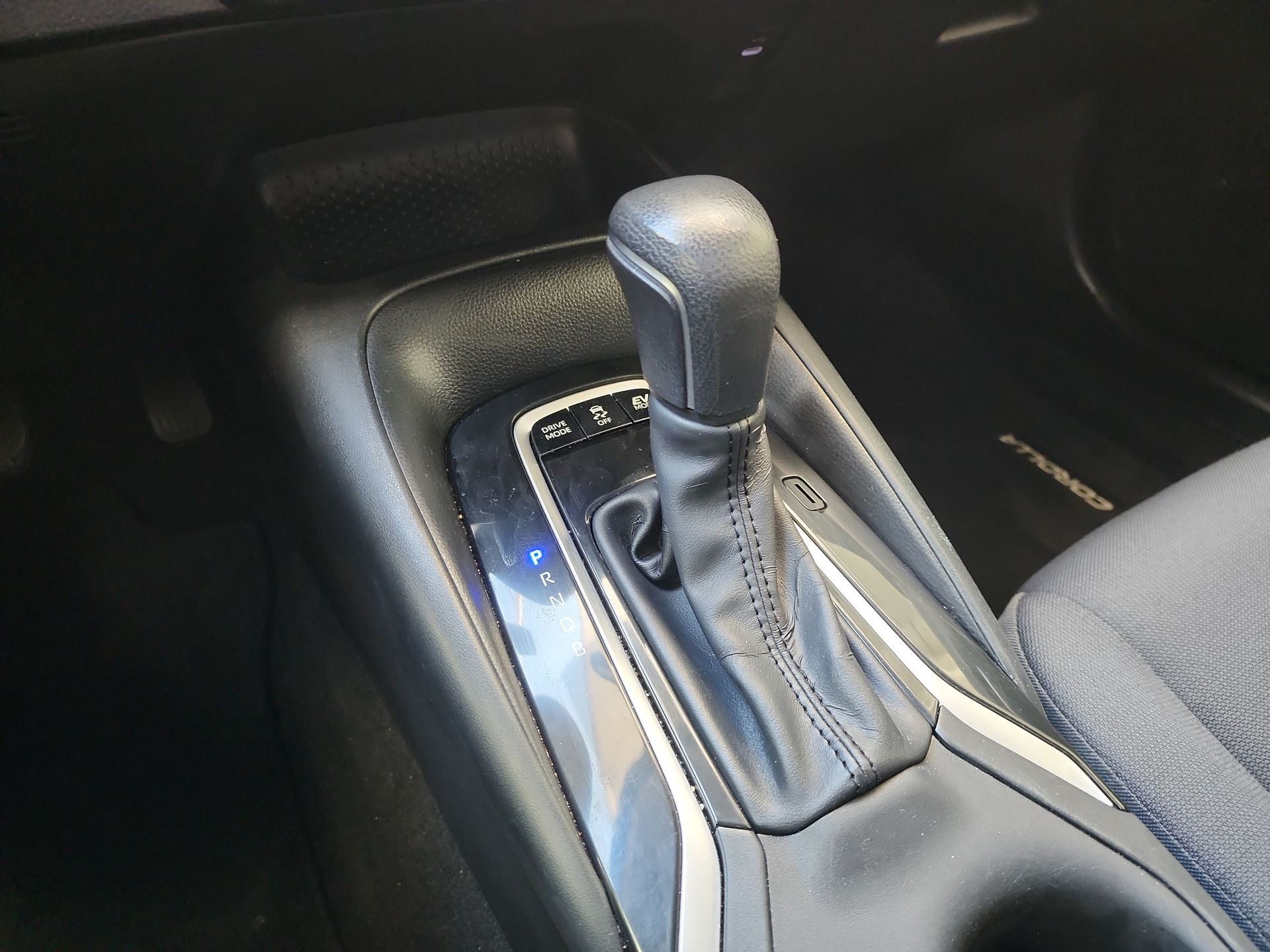 2025 Toyota COROLLA LE HEV
