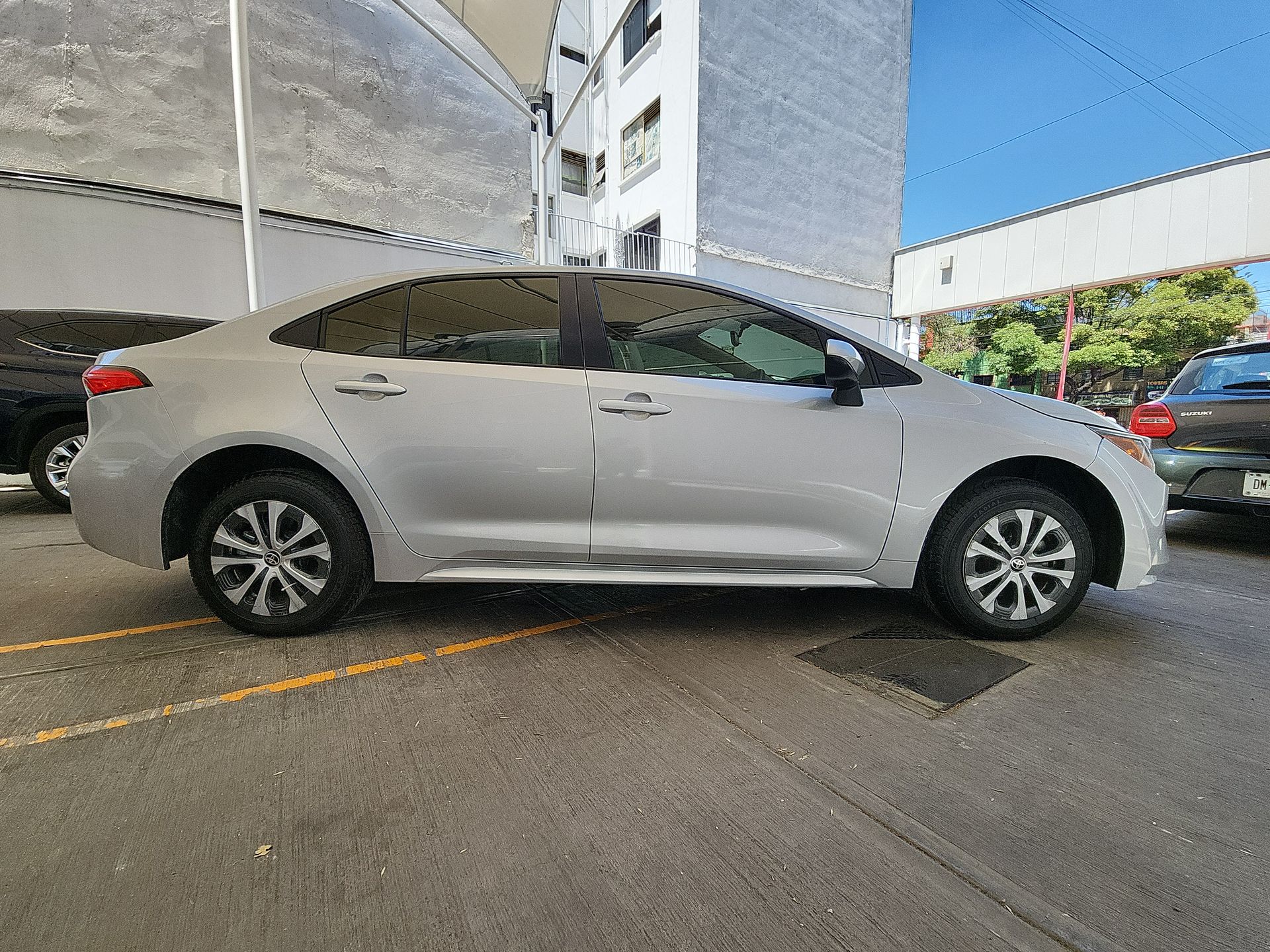 2025 Toyota COROLLA LE HEV