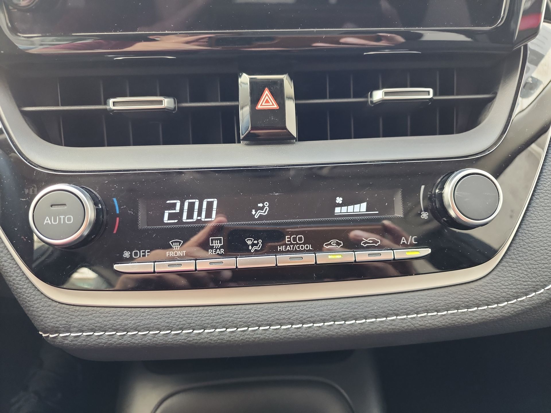 2024 Toyota COROLLA LE HEV