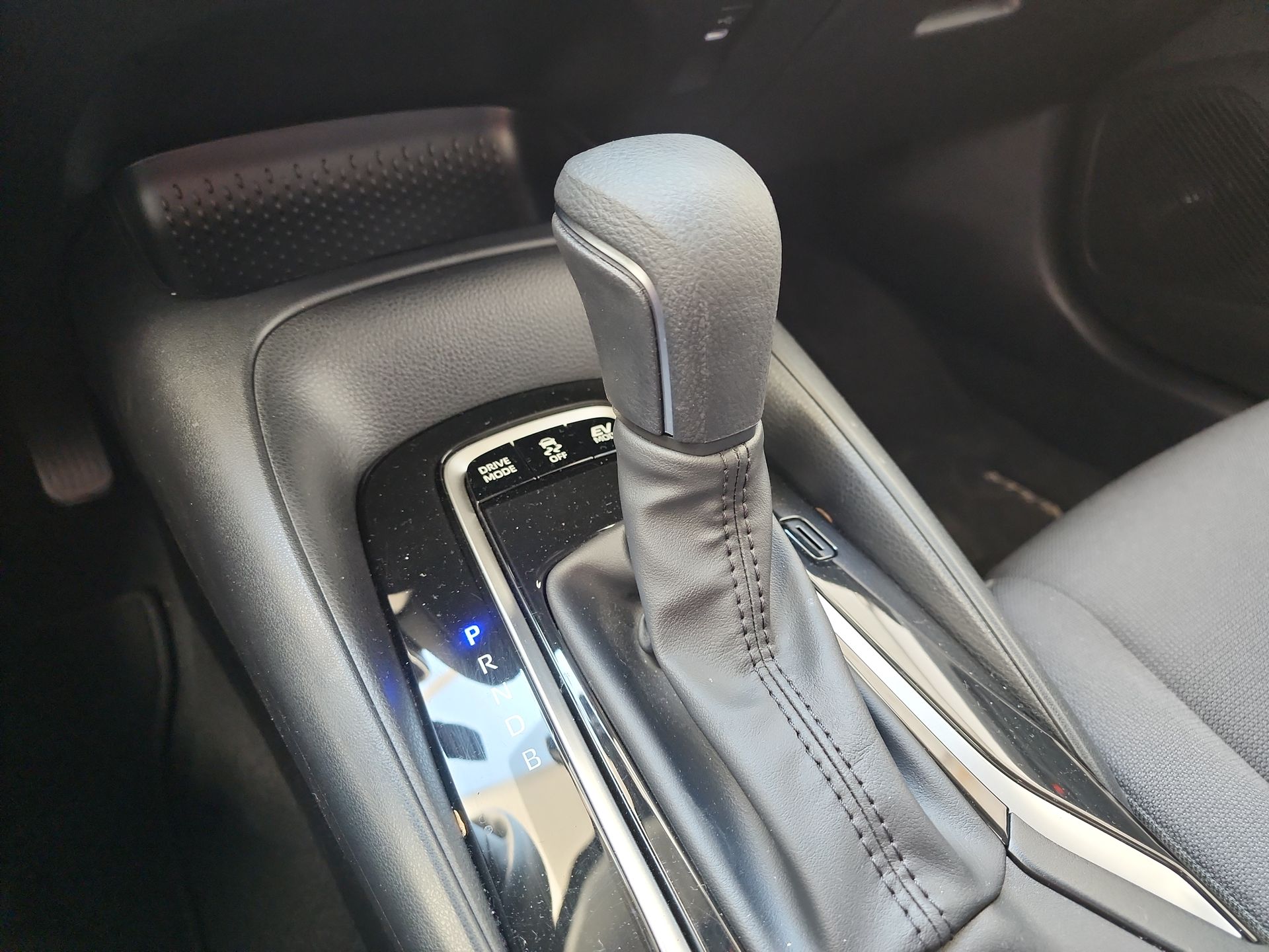 2024 Toyota COROLLA LE HEV