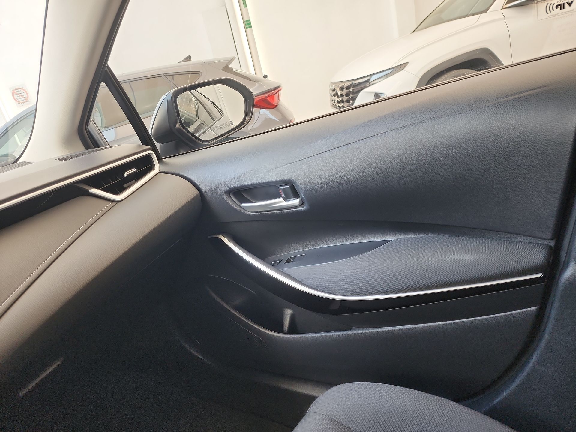 2025 Toyota COROLLA LE HEV