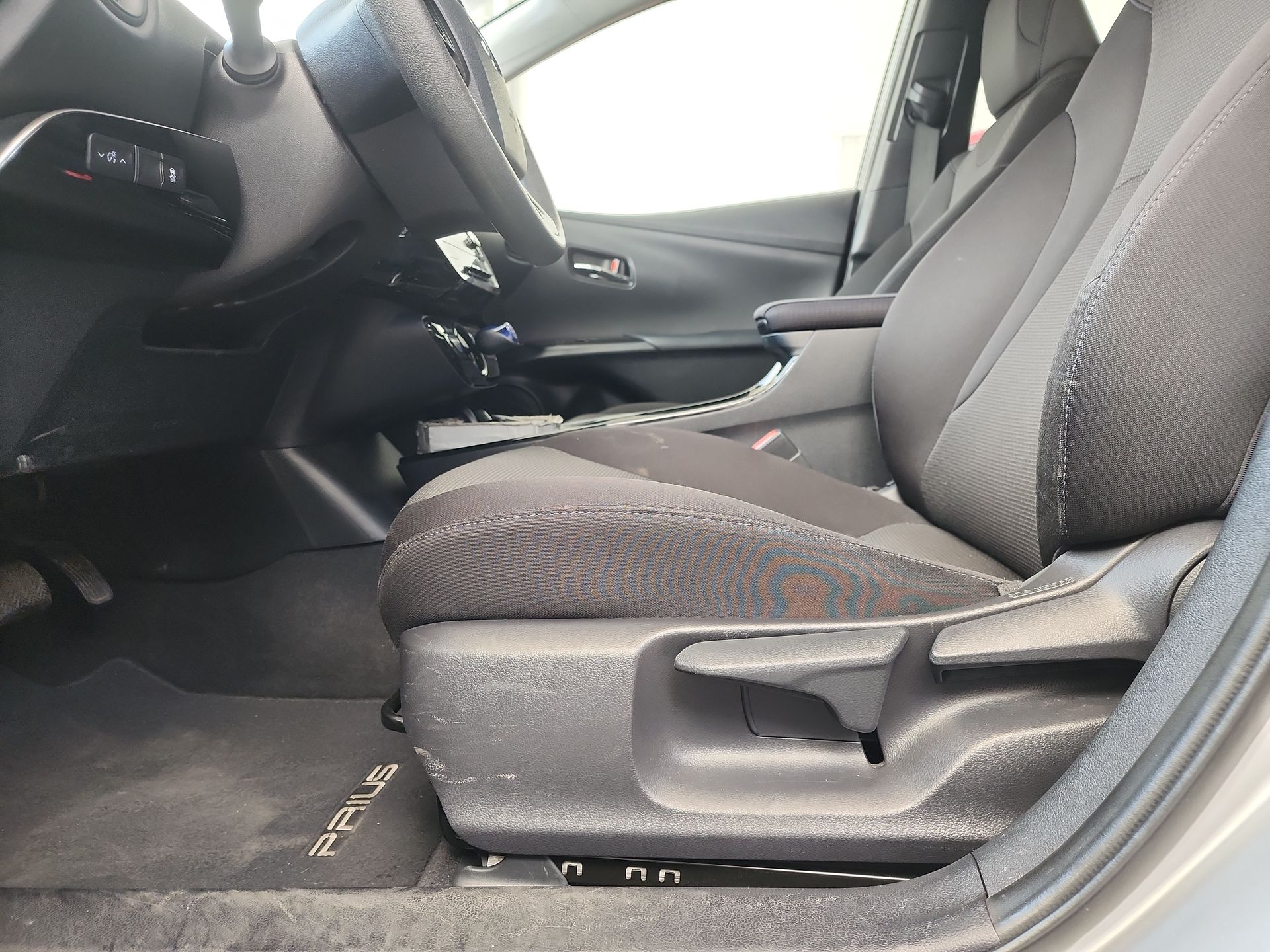 2020 Toyota PRIUS BASE