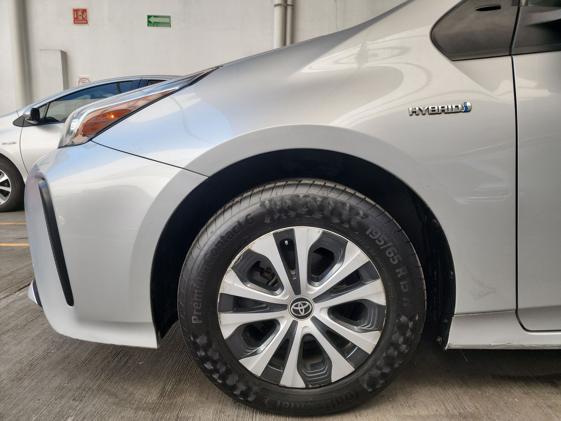 2020 Toyota PRIUS BASE