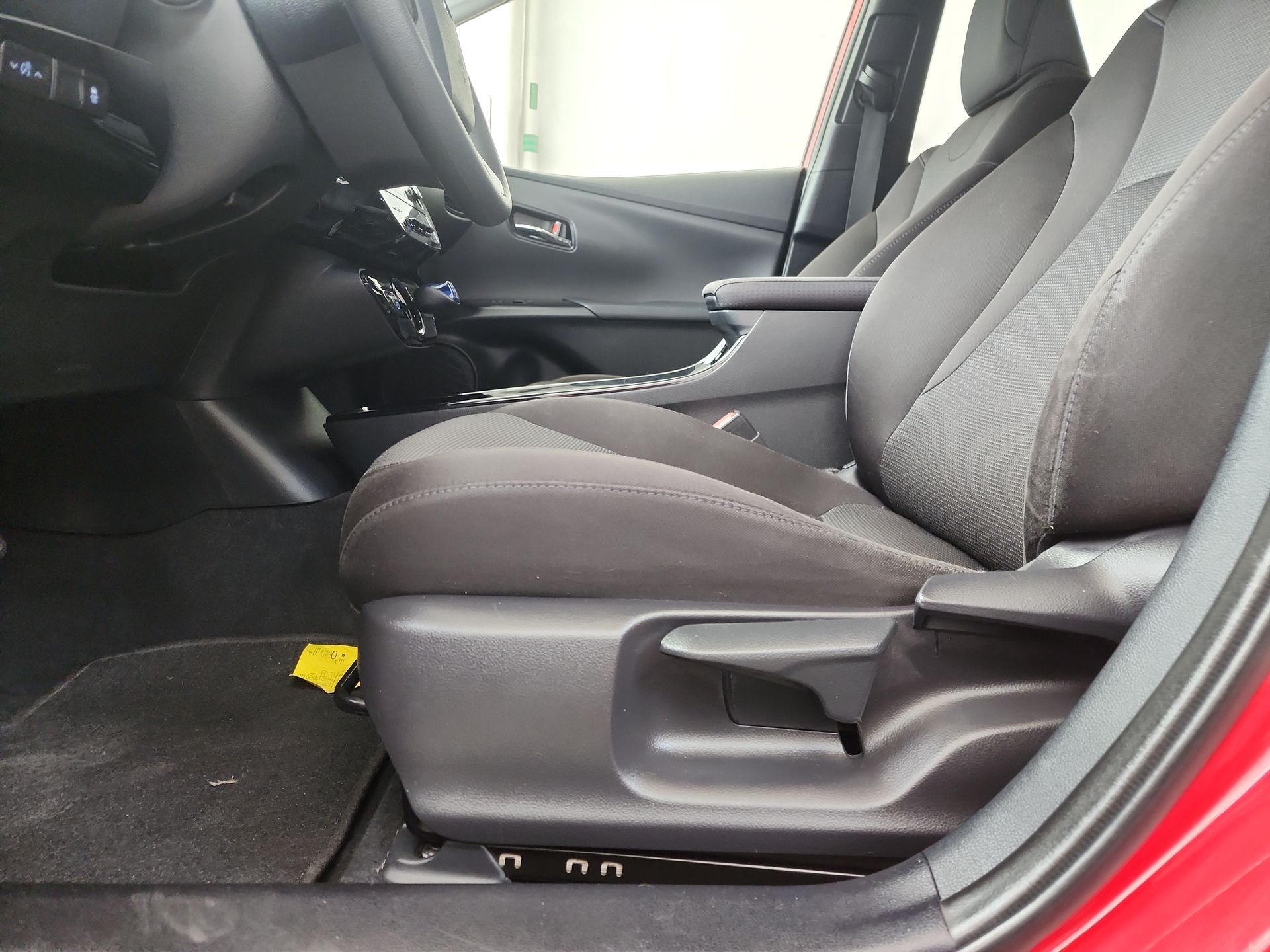 2020 Toyota PRIUS BASE