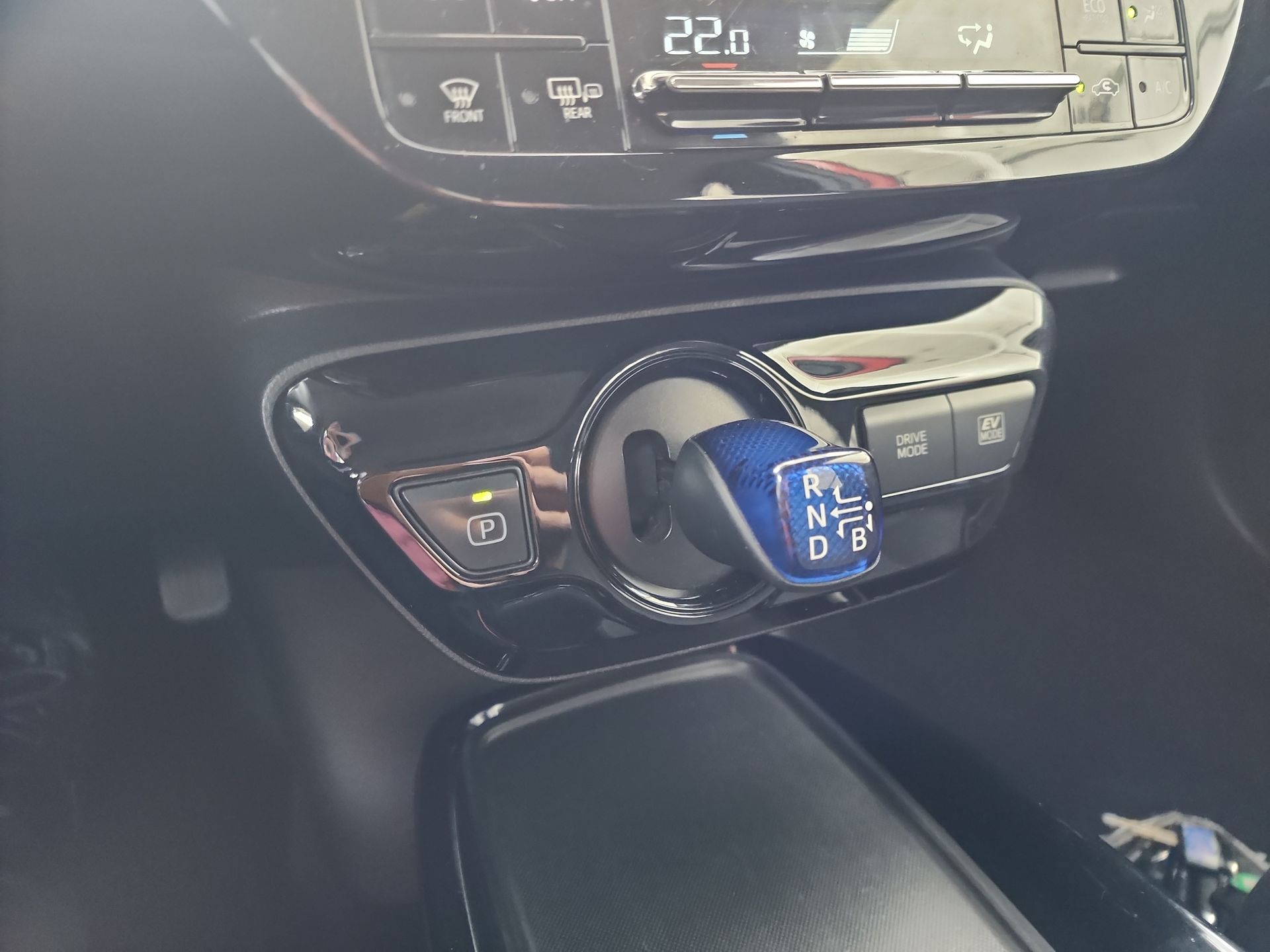 2020 Toyota PRIUS BASE