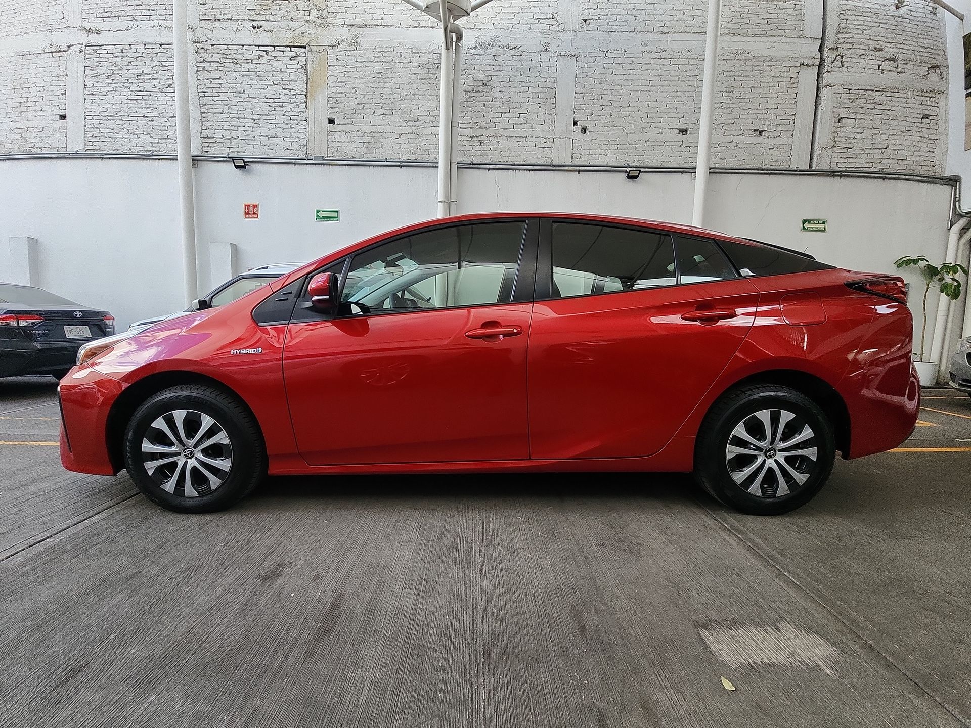 2020 Toyota PRIUS BASE