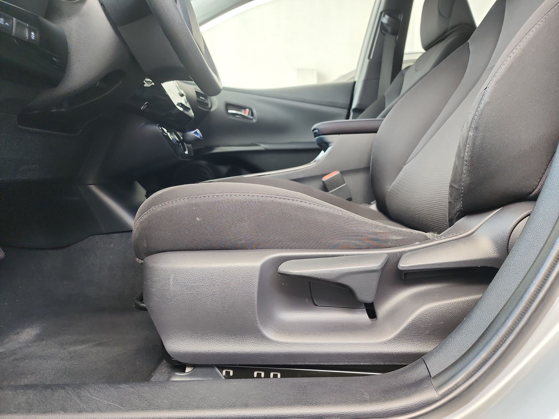 2020 Toyota PRIUS BASE BASE