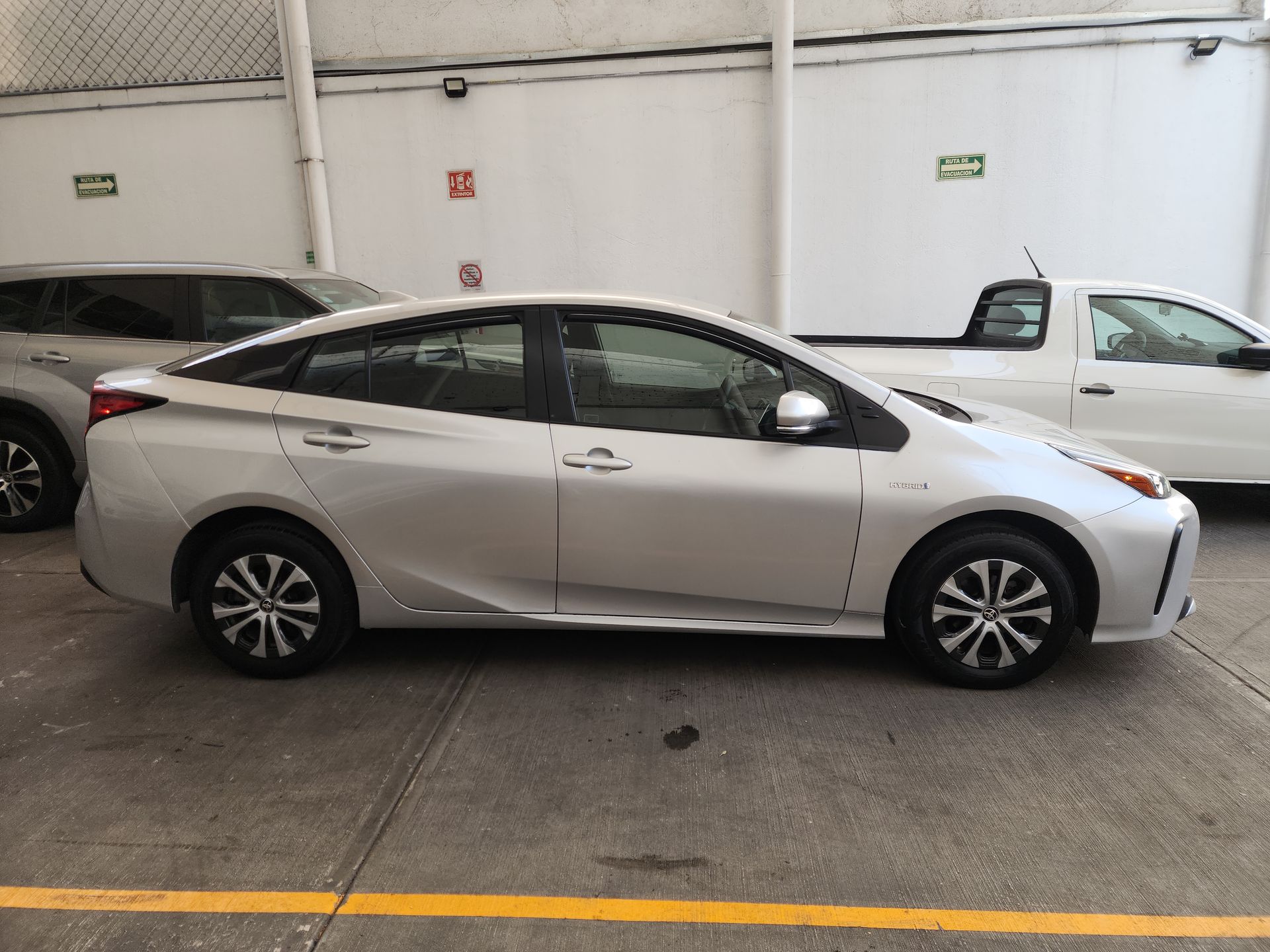 2020 Toyota PRIUS BASE BASE