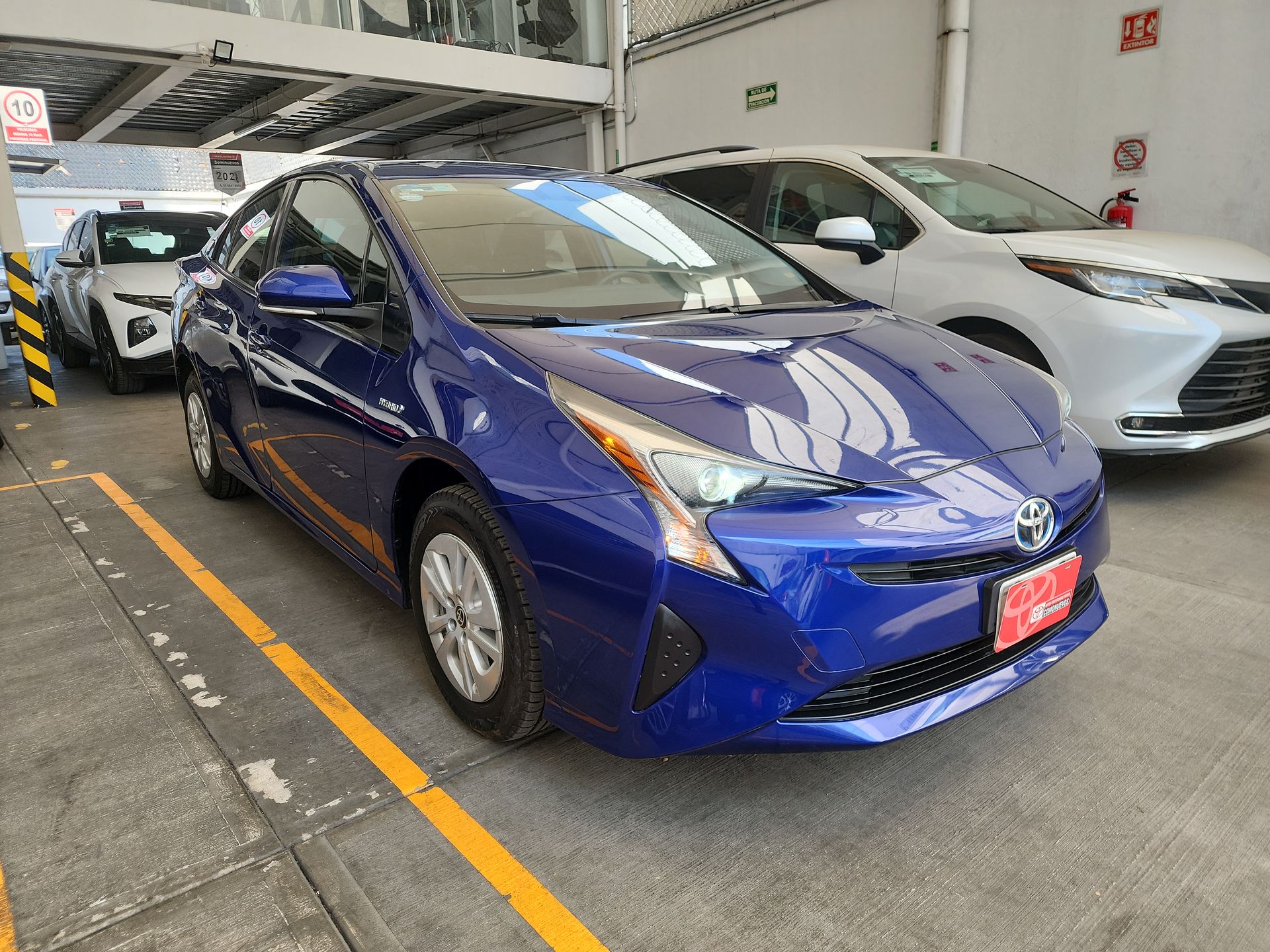 2016 Toyota PRIUS BASE CVT
