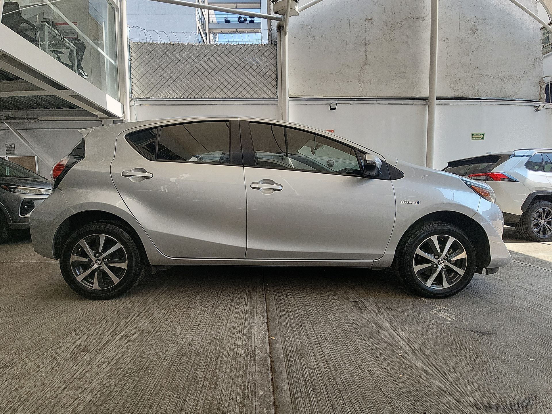2019 Toyota PRIUS 1.5 HYBRID AUTO