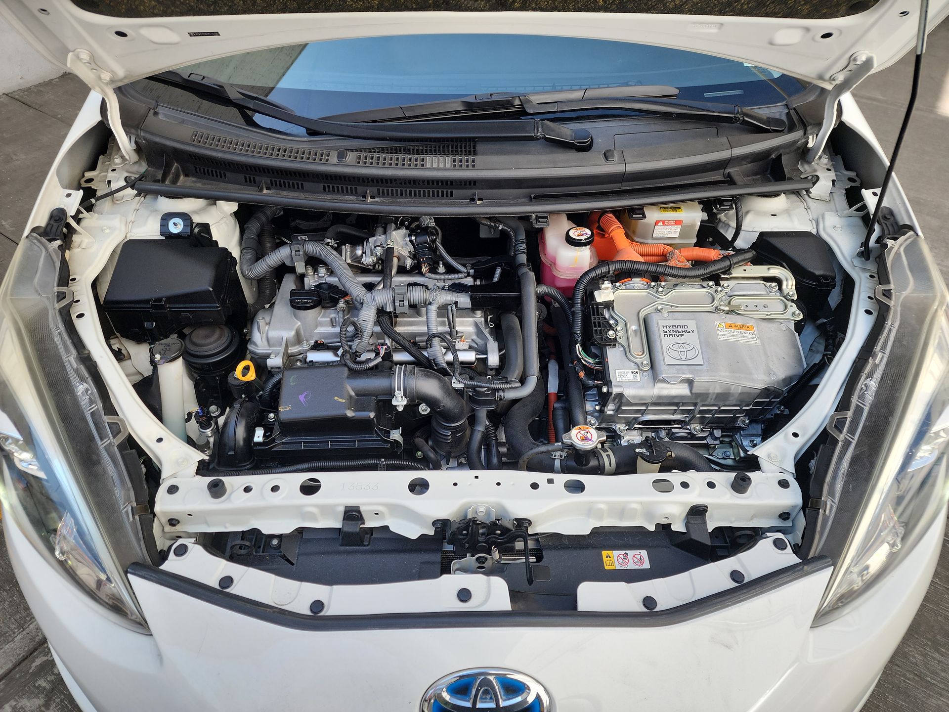 2021 Toyota PRIUS BASE
