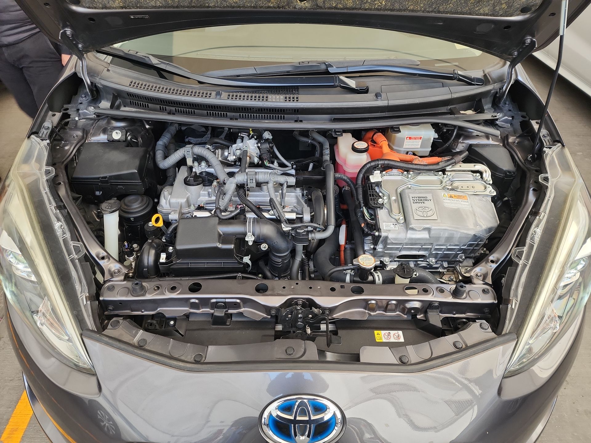 2019 Toyota PRIUS BASE 1.5 HYBRID AUTO