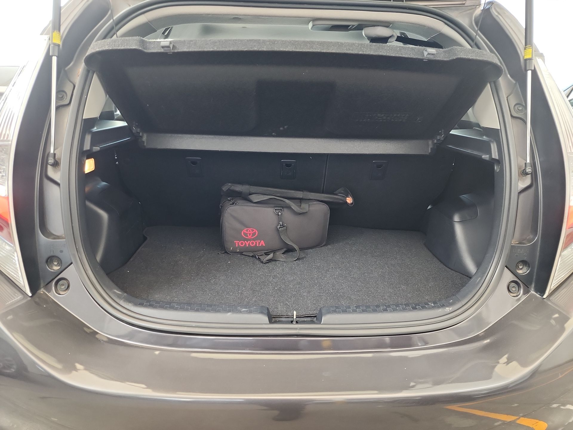 2019 Toyota PRIUS BASE 1.5 HYBRID AUTO