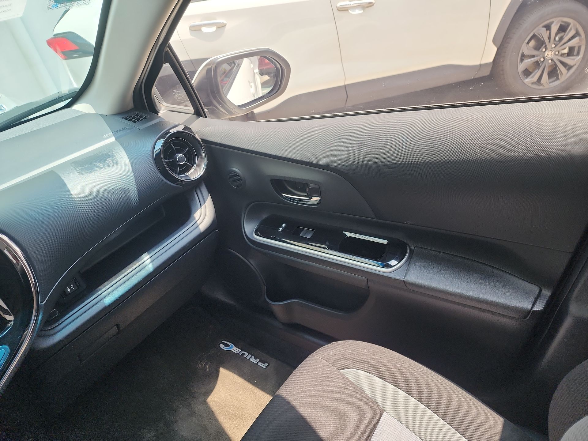 2021 Toyota PRIUS PRIUS C